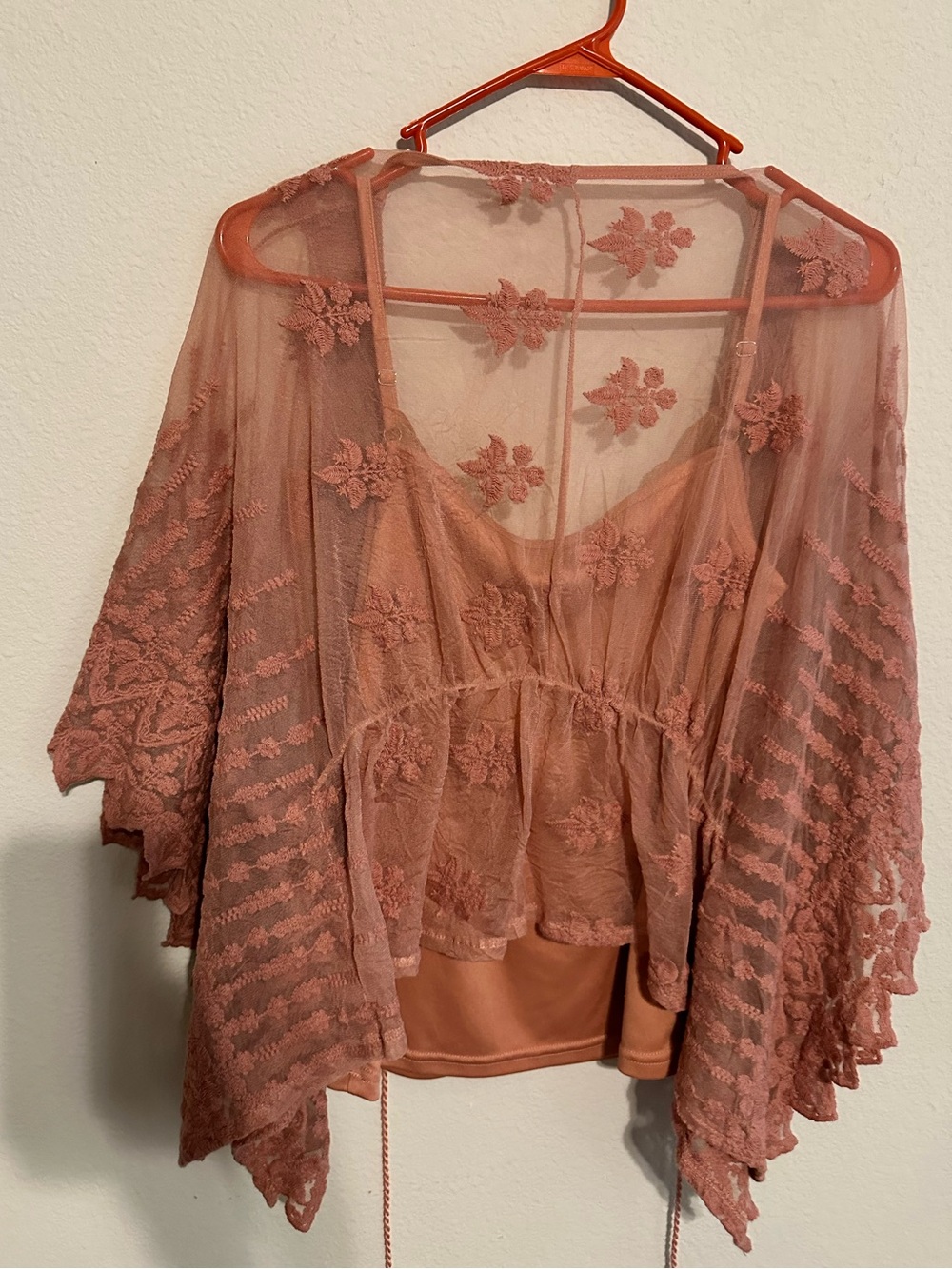 Venus two piece Sheer Embroidered Lace Kimono Top in Dusty Rose with camisole - Picture 4 of 4